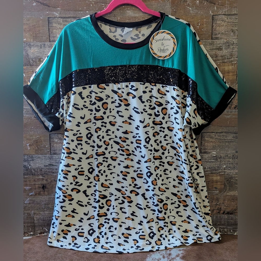 NWT Sunshine & Rodeo Cuffed Sleeve Bling & Leopard Color Block Tee